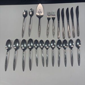 Superior Stainless Steel USA Radiant Rose Dinner Fork Tea Table Spoons Lot 22 Pc